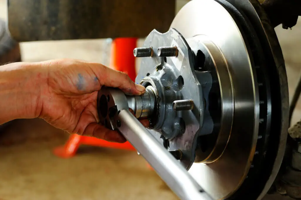 Solve Uneven Brake Pad Wear: 5 Reasons Your Car or Truck is Pulling to One  Side While Braking 